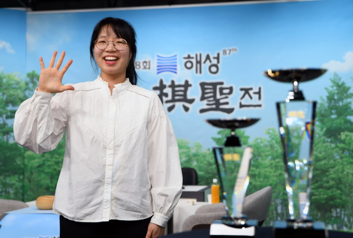 大崩盘！比林斯高难度中投命中 水星轰出一波28-6将比分反超并拉开至两位数