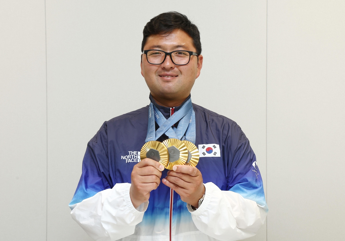 皇马8月最佳球员候选：姆巴佩、维尼修斯、巴尔韦德在列