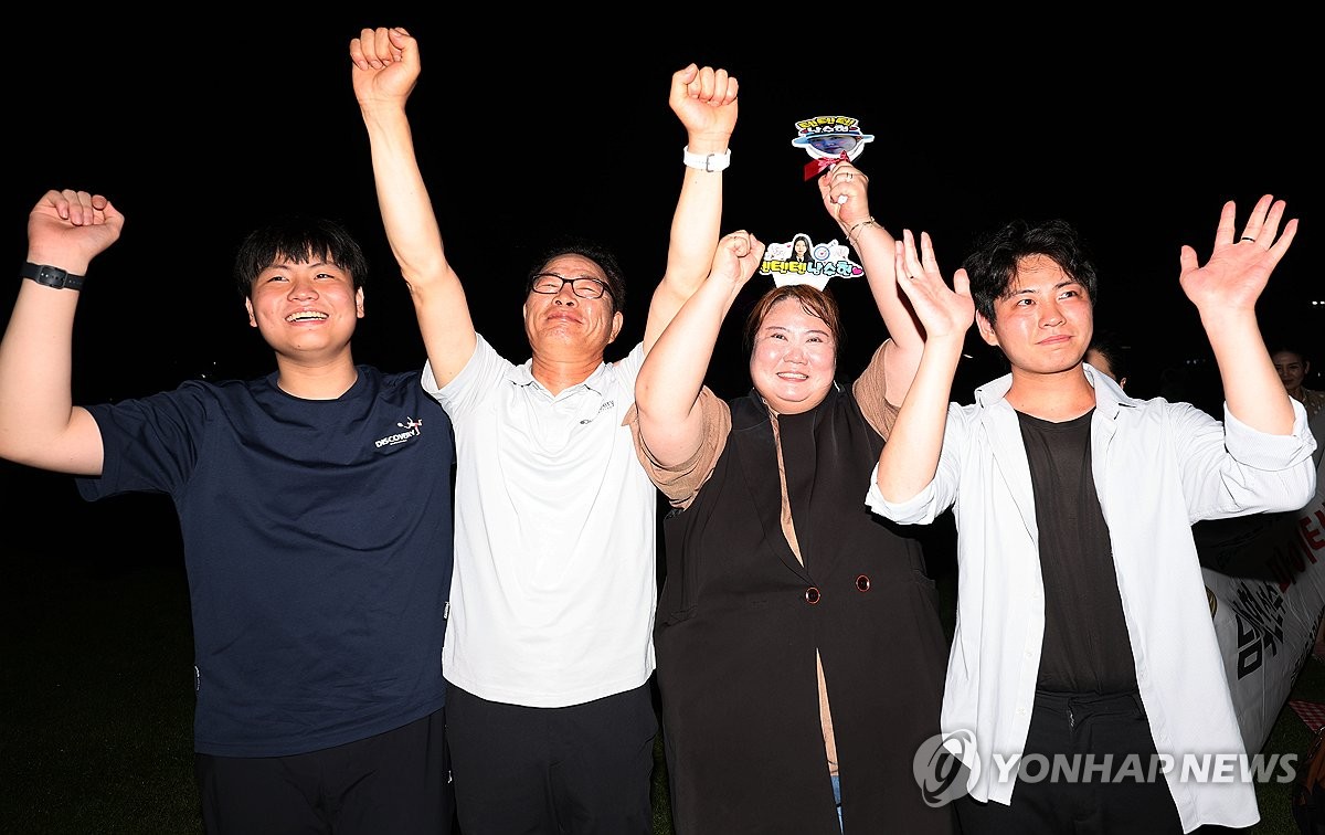 队报：热格罗瓦13岁因签证问题无缘米兰，他最爱巴萨和梅西