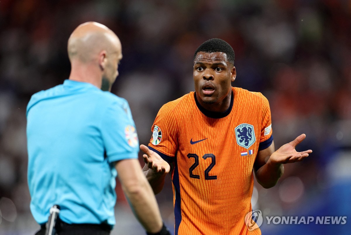 ⚽法甲战报：戴维首开记录 福法纳补时扳平 里昂客场1-1里尔