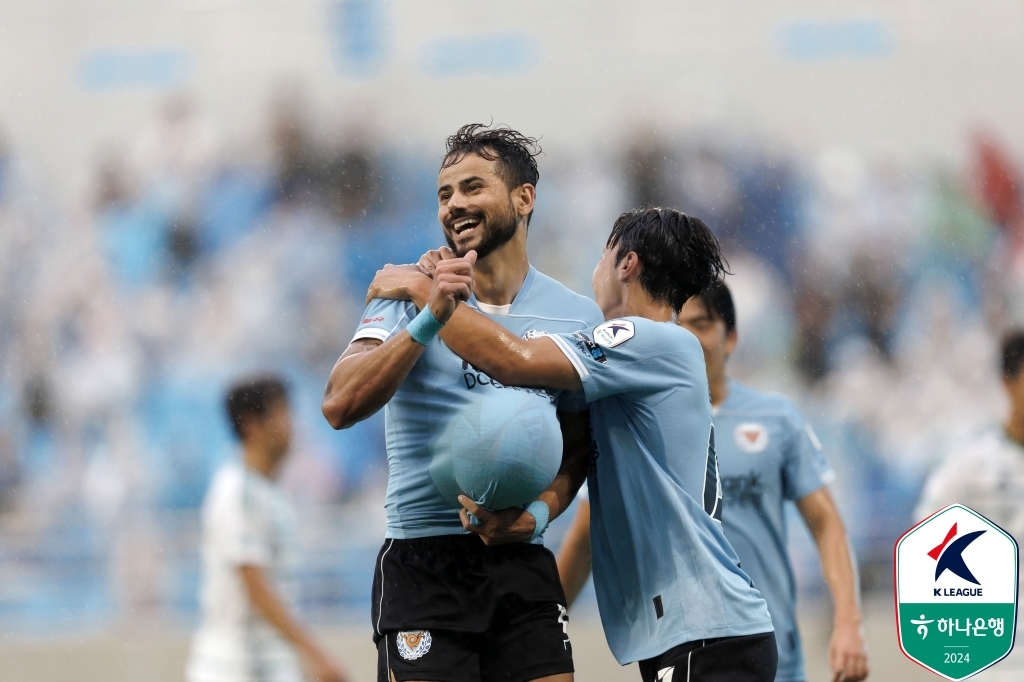 Siuuu！池东沅头球助水原FC绝平浦项后 模仿C罗标志性庆祝动作