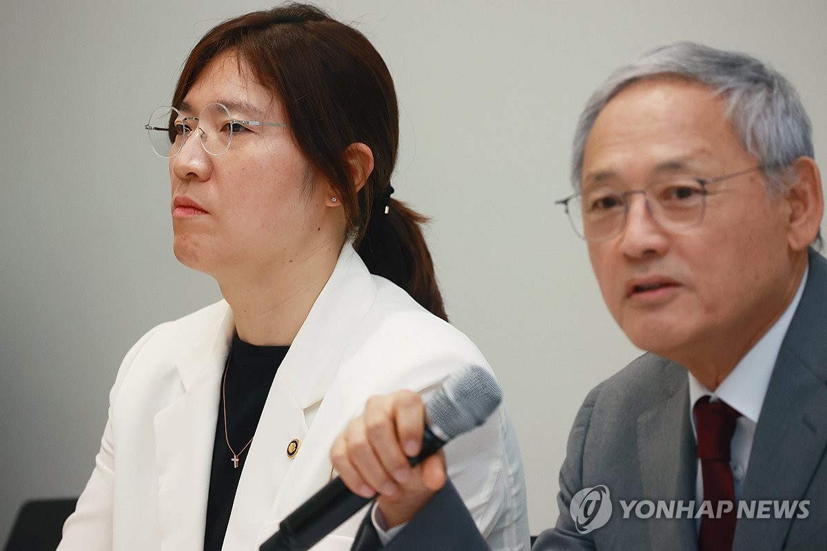 葡媒：巴萨想用4000万欧+罗克从葡体引入约克雷斯