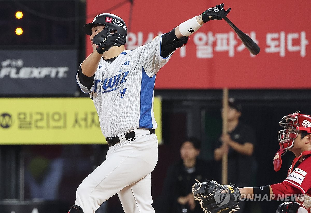 西尾隆矢利用定位球破门 大阪樱花1-0大阪钢巴