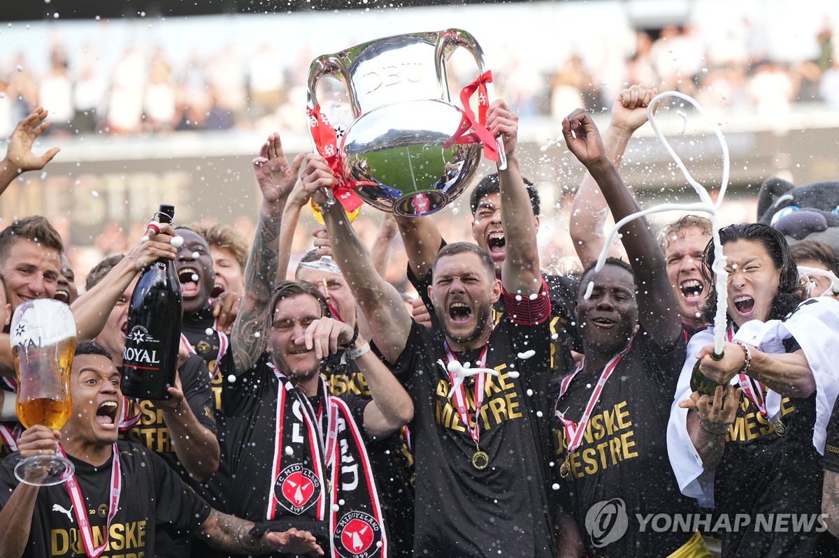 詹俊谈FIFPRO年度最佳阵：姆巴佩换成萨拉赫是不是更合理？