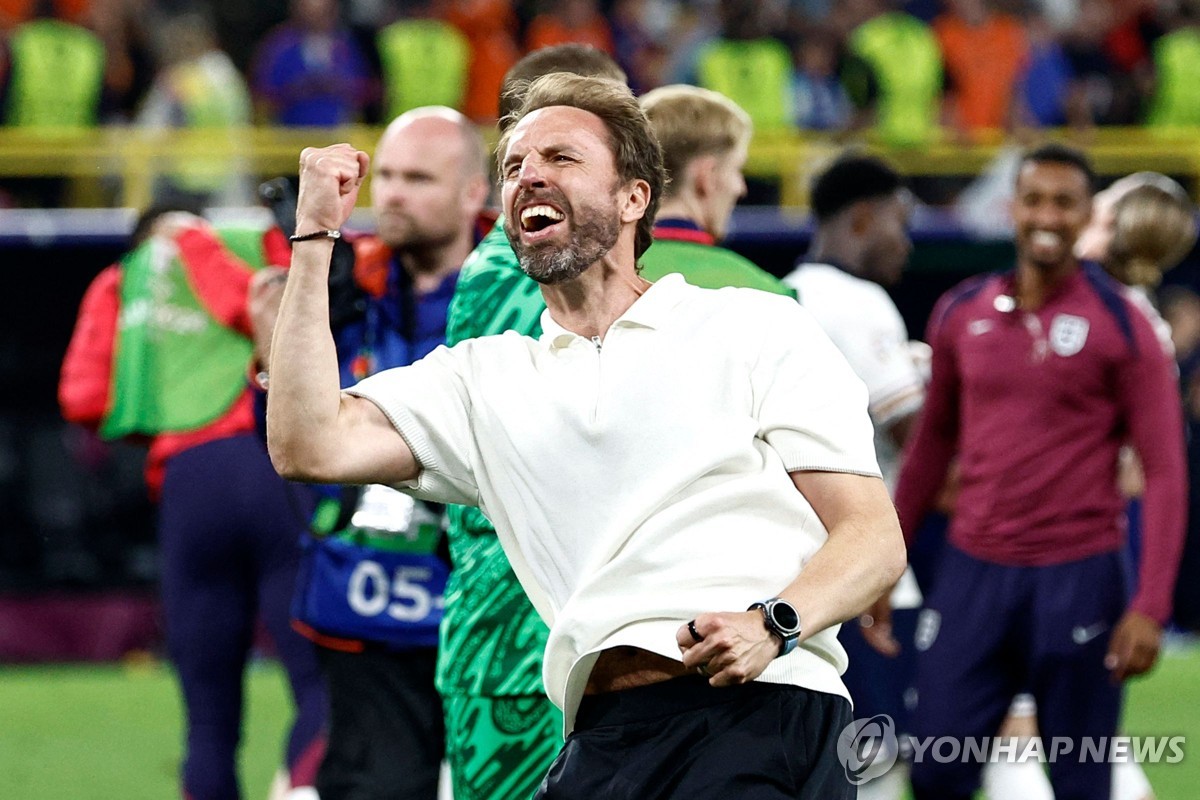 这怎么打！飞翼首发五将三分10中1 全场合计18中4